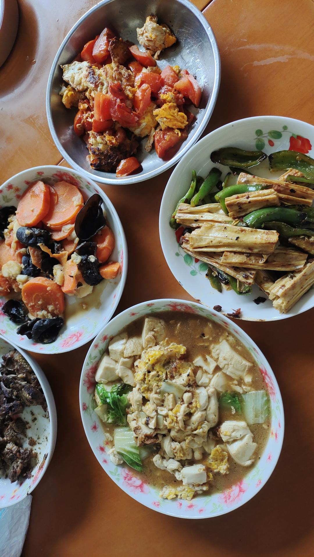 暖乎乎的娃娃菜烧豆腐，最适合转凉的天暖胃