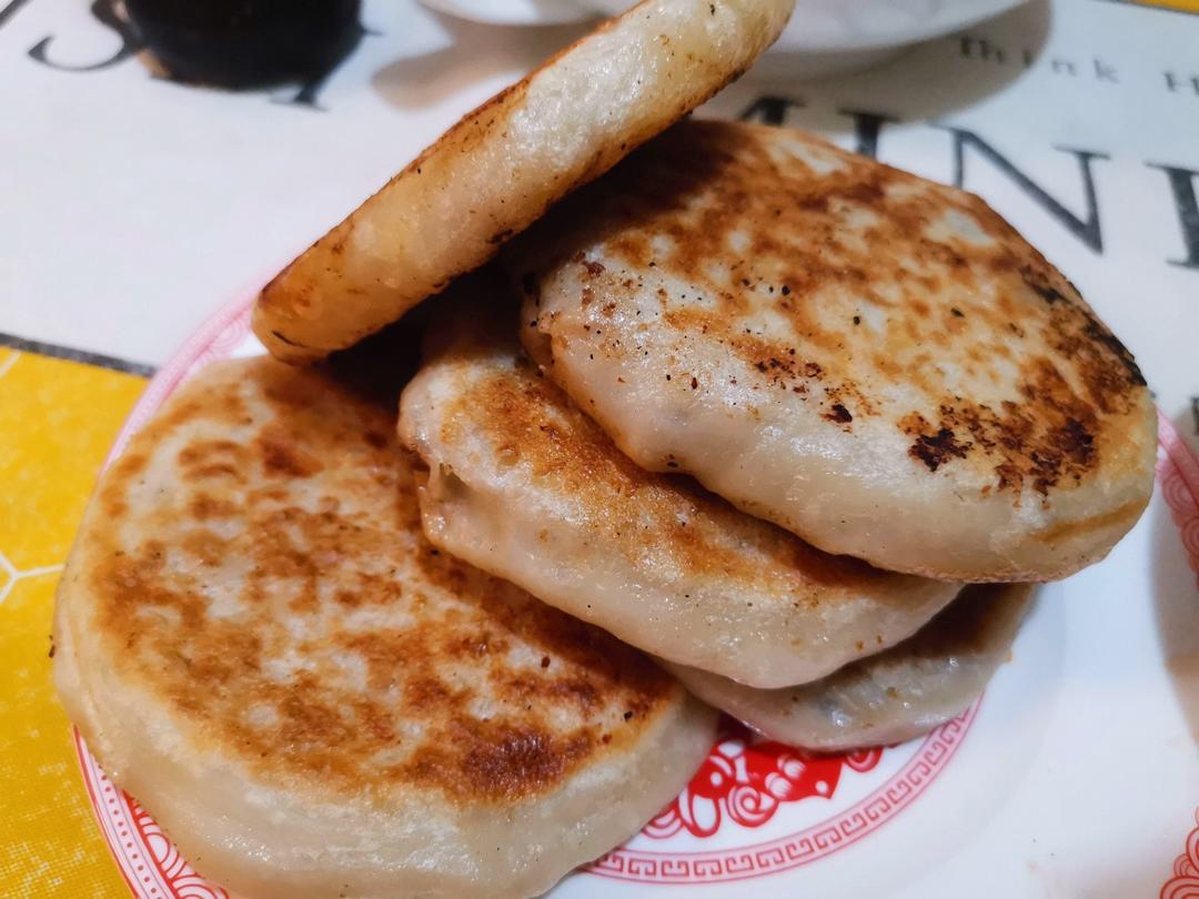 会连续吃八个的萝卜馅饼