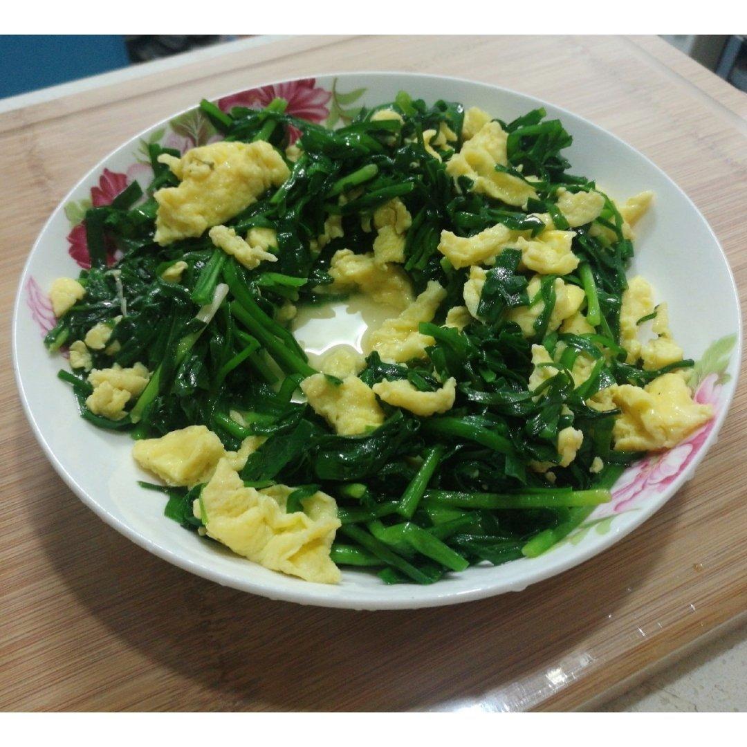 简易版韭菜炒鸡蛋（鸡蛋味道非常鲜嫩）