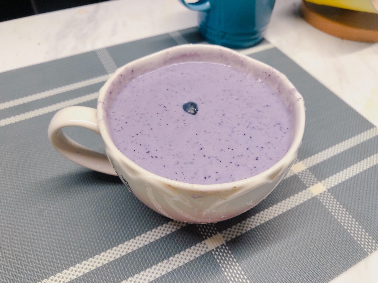莫兰迪紫--蓝莓奶昔的做法