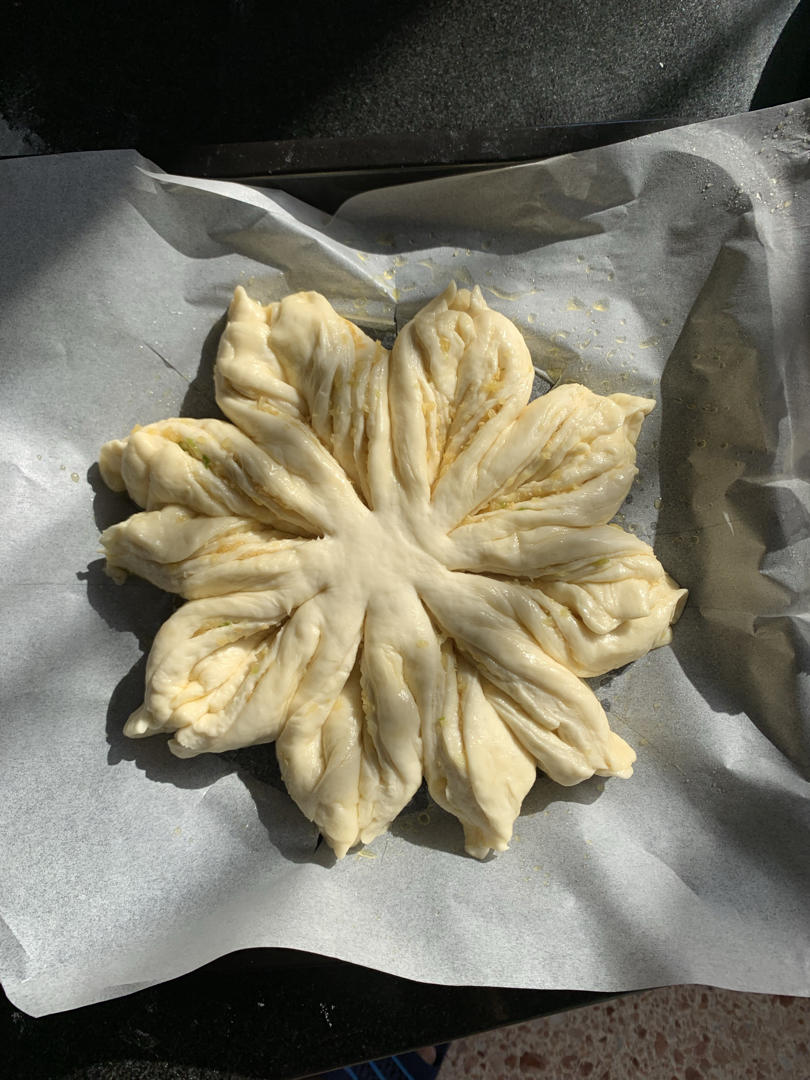 【小高姐】蒜香浓郁 造型优美 不用揉出手膜的面包