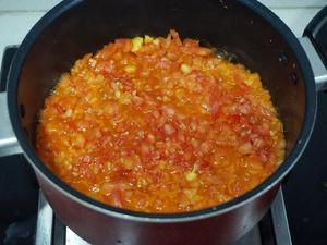 番茄虾滑酿面筋的做法 步骤4