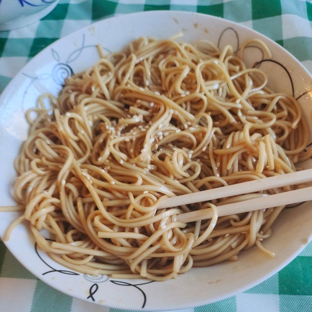 10分钟搞定的一碗葱油拌面