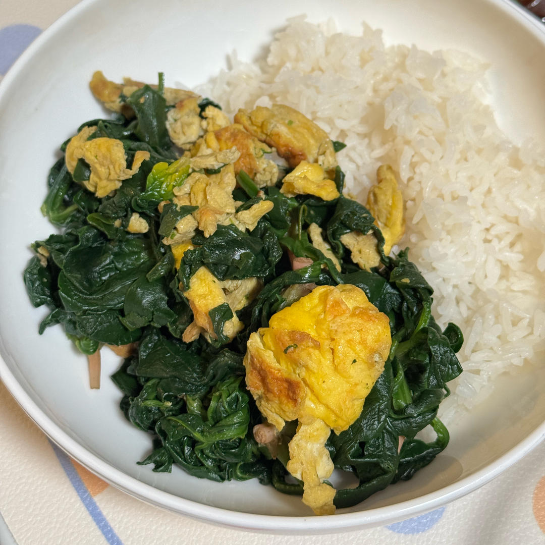 可缓解用眼疲劳的鸡蛋炒菠菜来啦