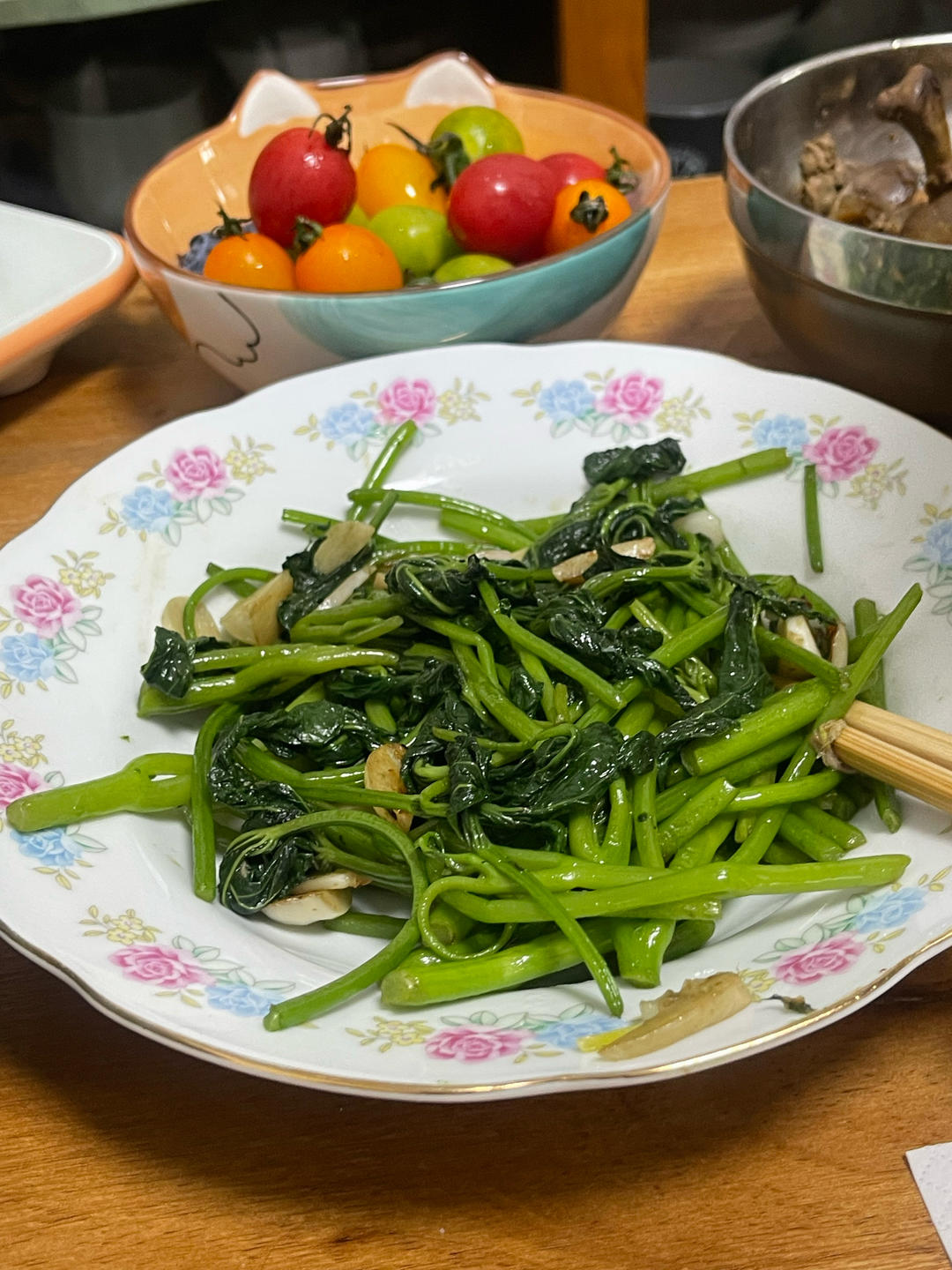 脆嫩好吃的清炒红薯叶，拿肉都不换！