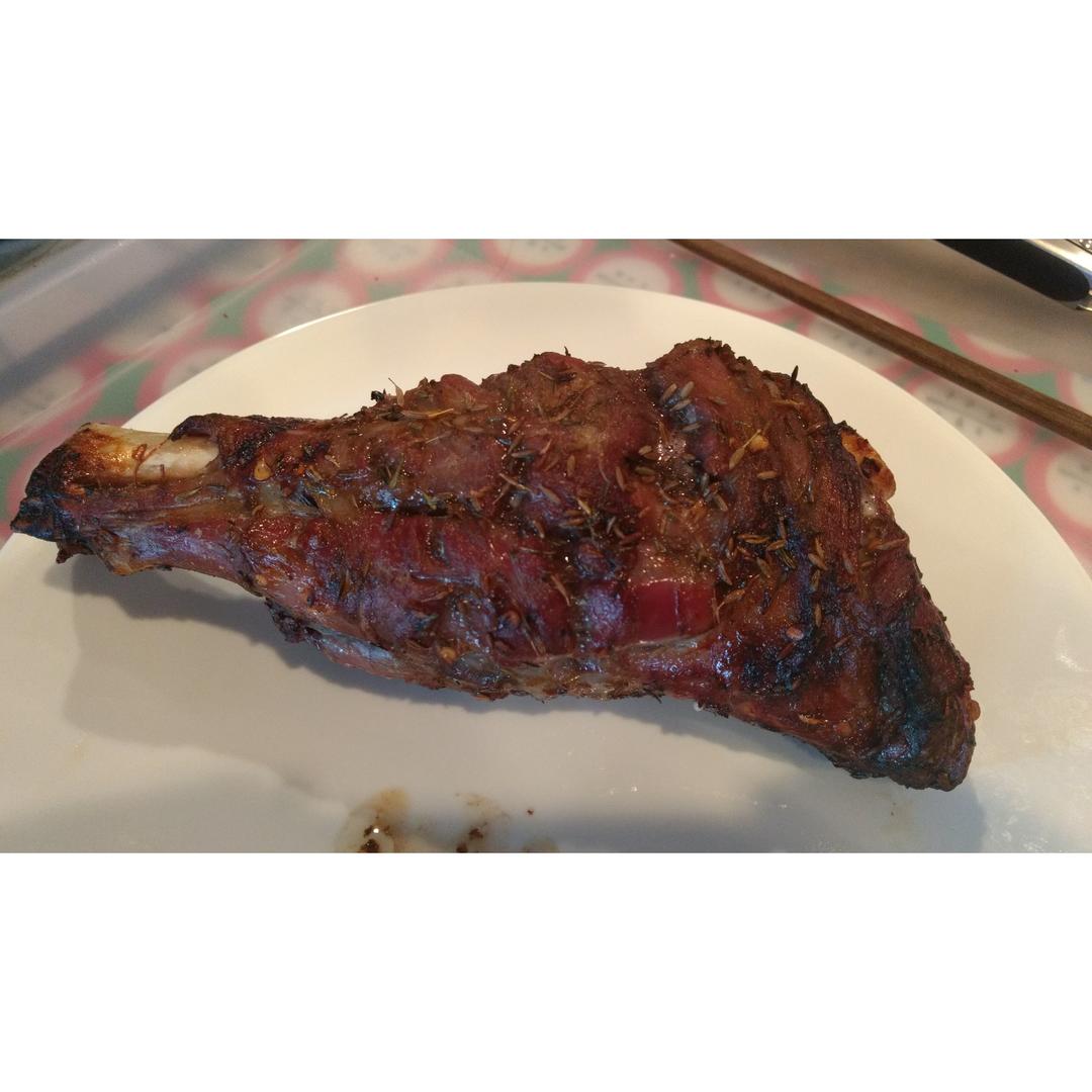 孜然蒜香烤羊腿