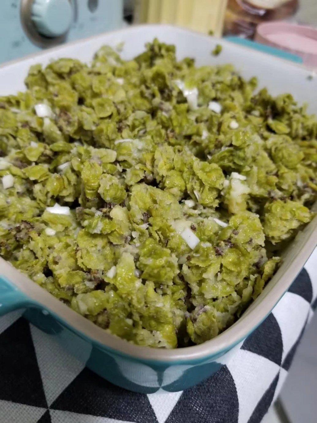 老妈秘方蒸菜蒸榆钱蒸洋槐花蒸野菜（有详细步骤）