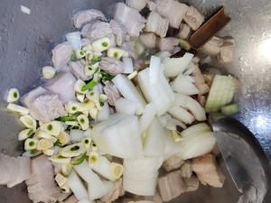 东北菜家常菜：芸豆土豆炖肉的做法 步骤5