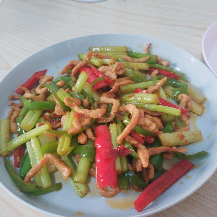 芹菜炒肉