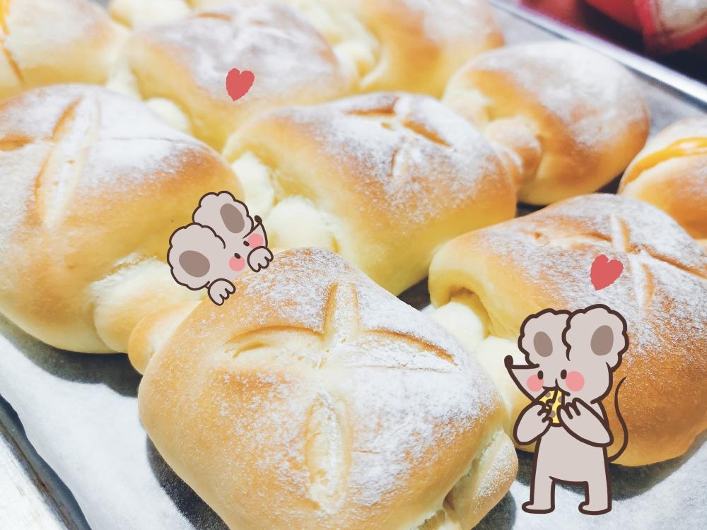 可爱😊的牛奶面包卷