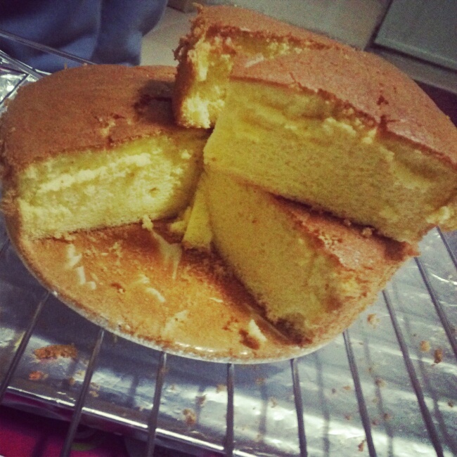 超简单完美戚风蛋糕（6寸2蛋）附打发、翻拌、脱模视频