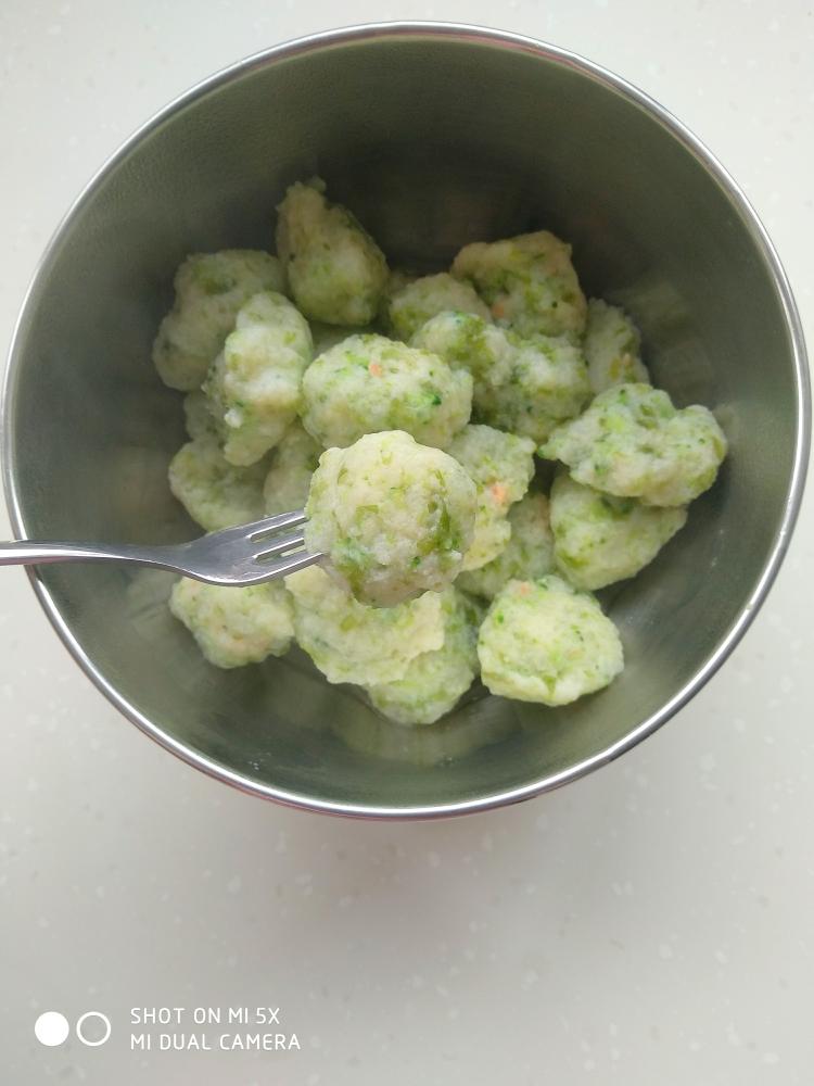 宝宝辅食米饭虾球