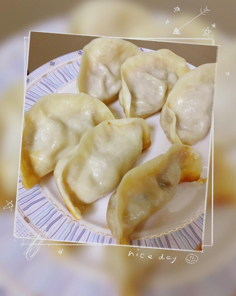 上海味道的鲜肉锅贴