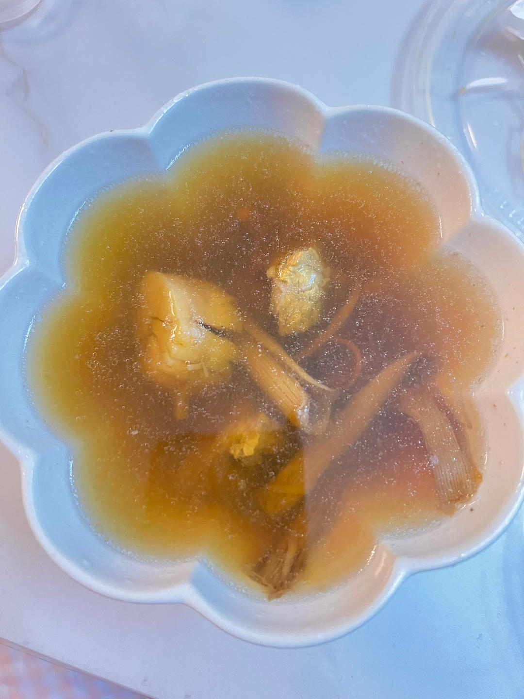 滋阴降火沙虫干花胶瘦肉汤