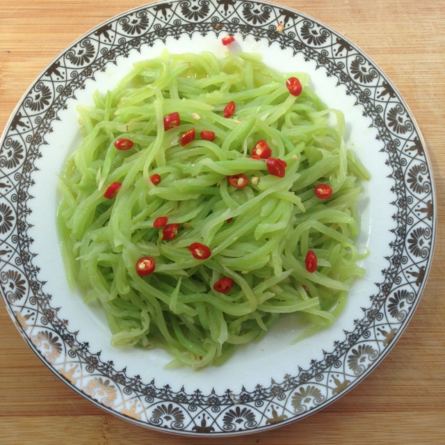 狮子座的尾巴尖儿做的清炒莴笋丝