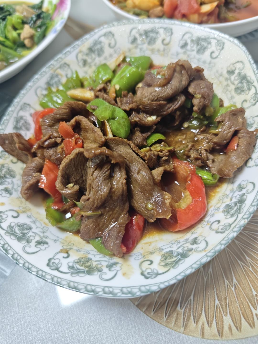 嫩炒牛肉片～～简单快手菜