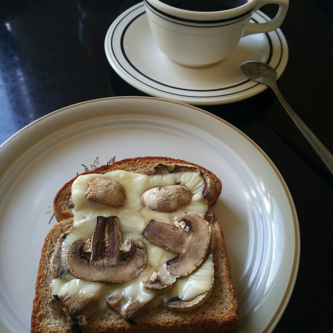 蘑菇奶酪烤吐司