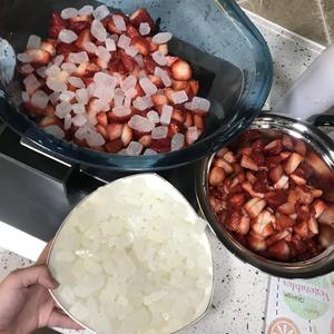 🍓满满果粒的草莓果酱熬制秘决🌝的做法 步骤2