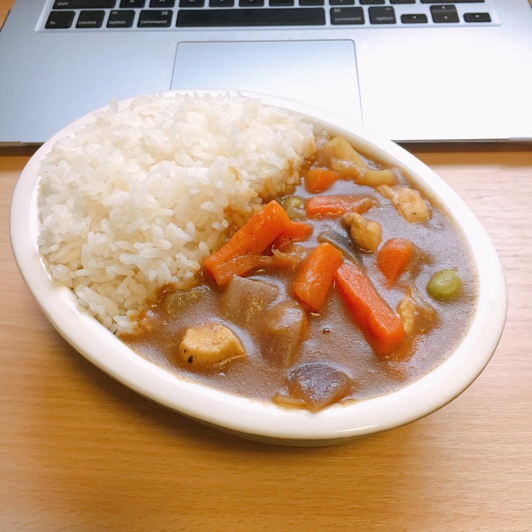 咖喱鸡肉饭