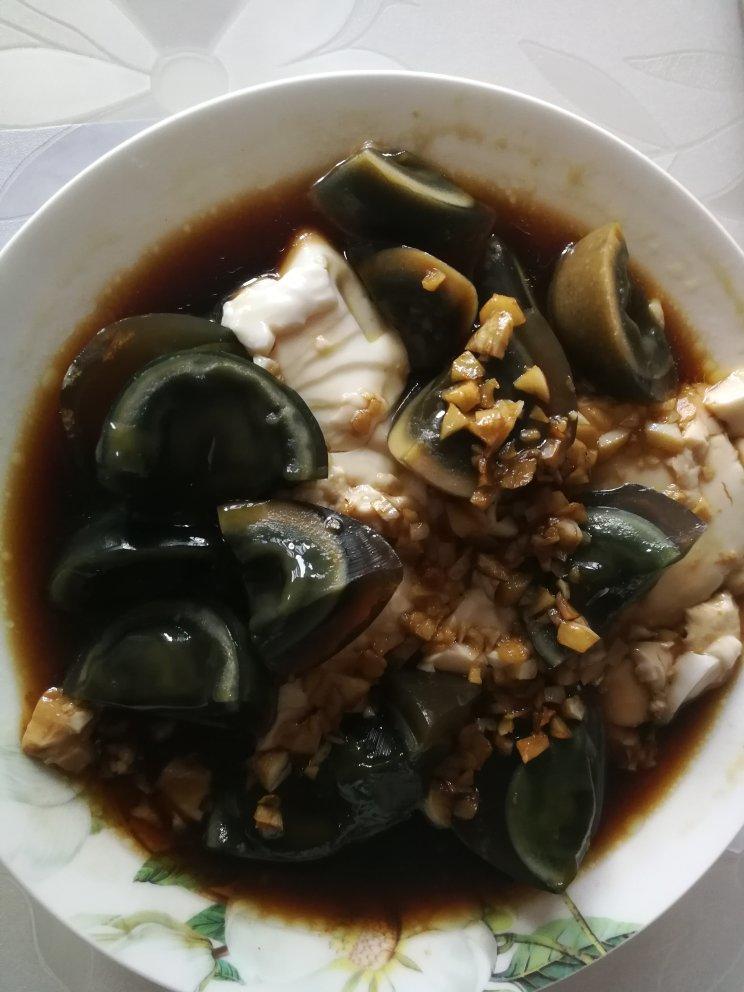 皮蛋拌豆腐