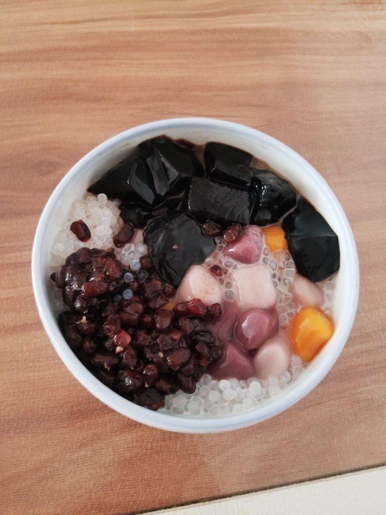 【甜品】夏日甜品-椰浆烧仙草芋圆