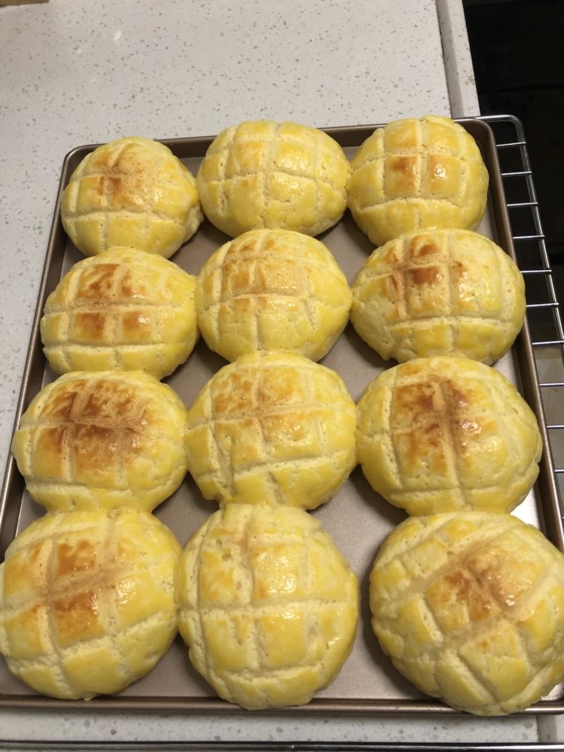 好吃到炸裂的港式菠萝包（附带制作酥皮的小视频）