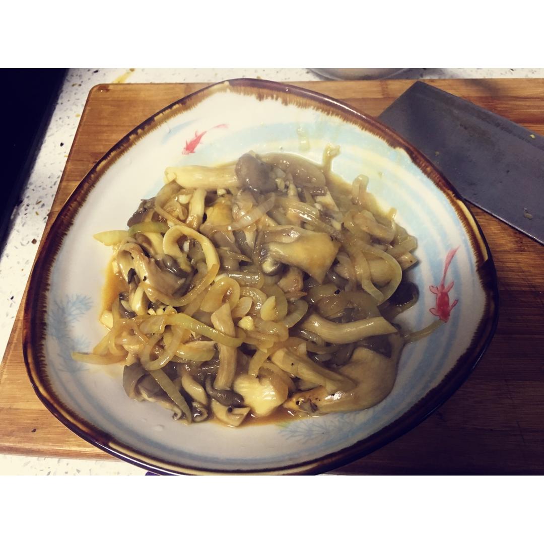 洋葱炒蚝菇