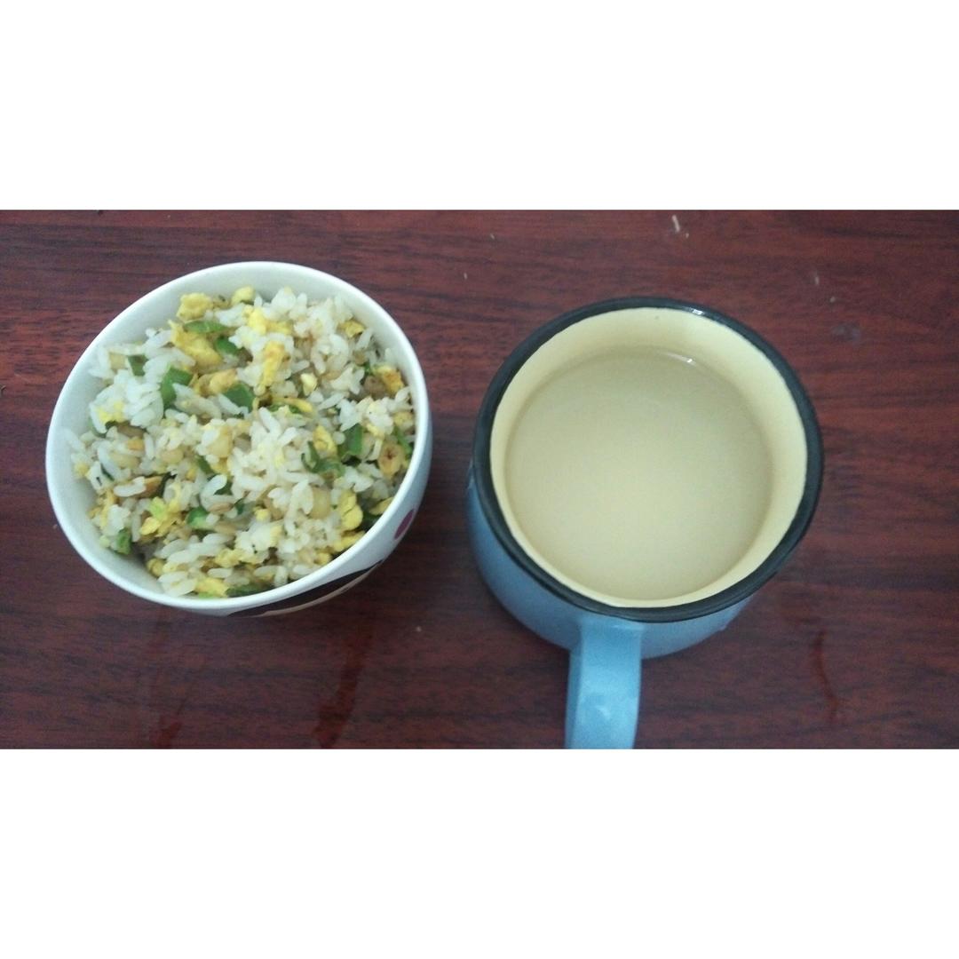 青椒鸡蛋炒饭