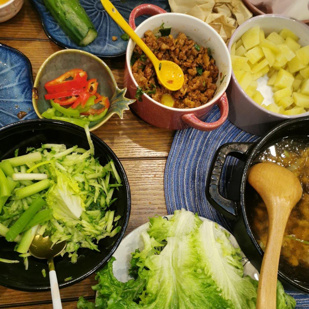 碗都不用洗的【东北菜包饭】，方便又顶饱！