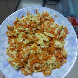 胡萝卜丁炒蛋的做法 步骤5