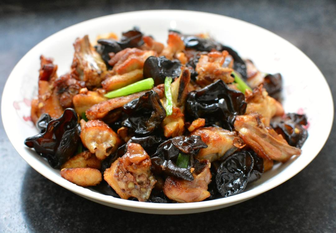下饭菜—木耳炒鸡