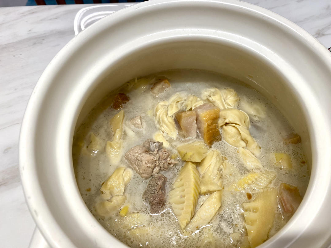 鲜掉眉毛的腌笃鲜