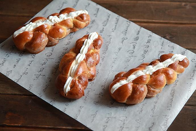 双色辫子奶油面包的做法