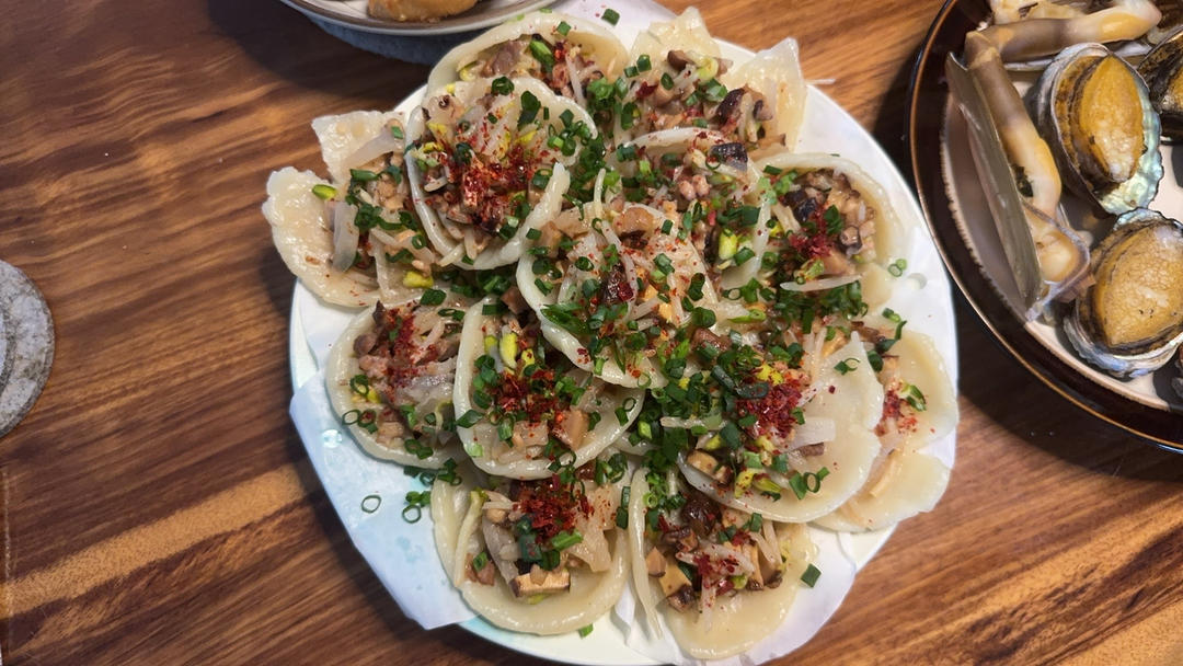 铅山灯盏果
