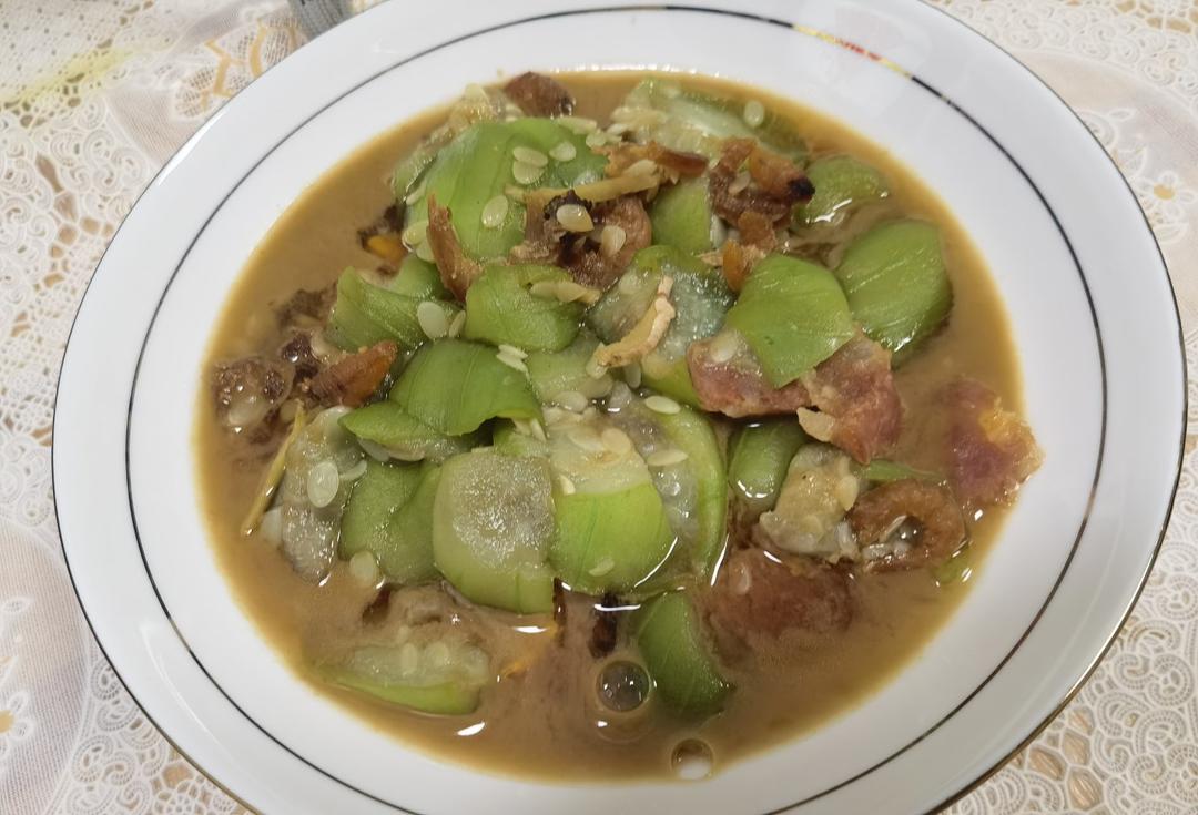 丝瓜炒不黑有诀窍——丝瓜炒虾米