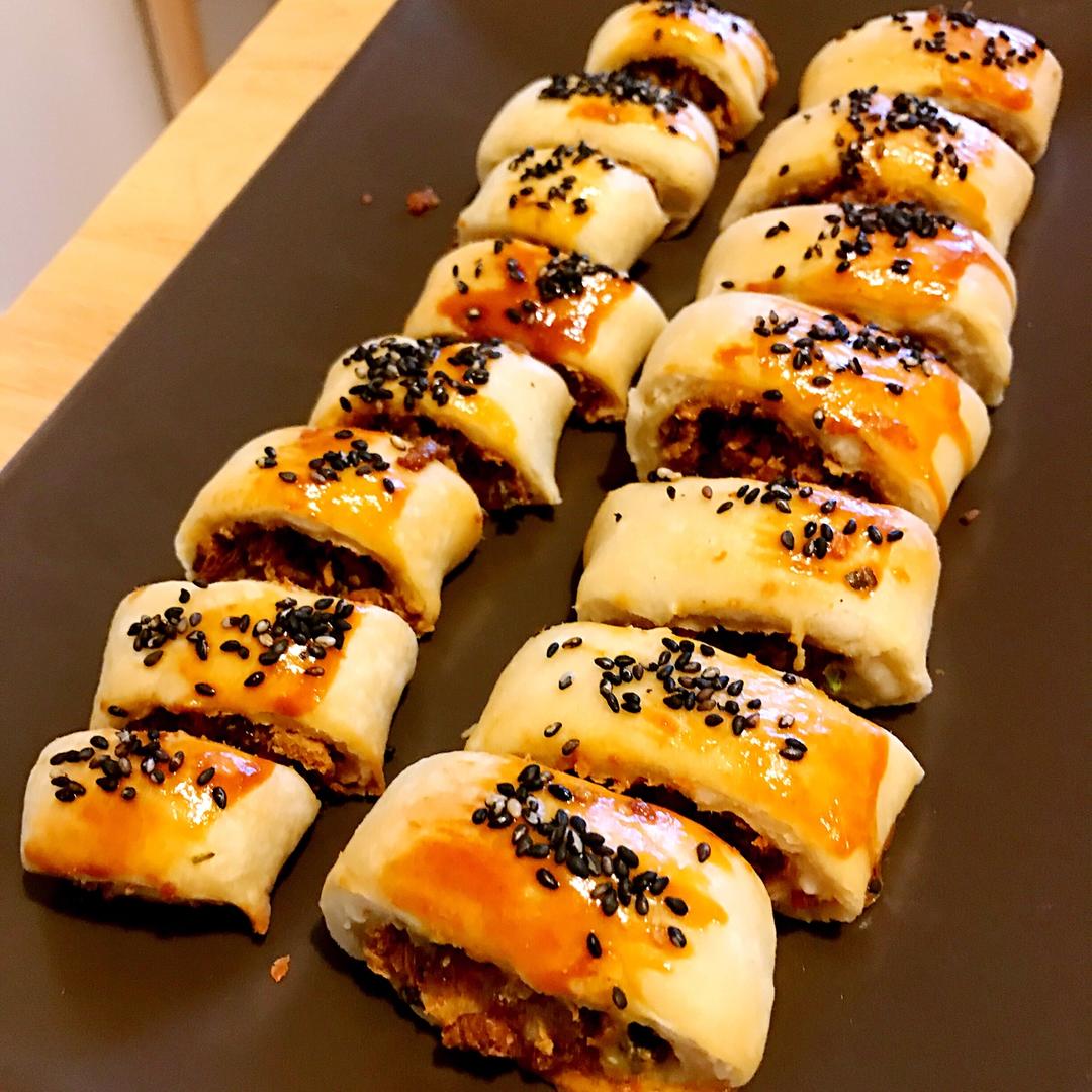蛋黄肉松一口酥