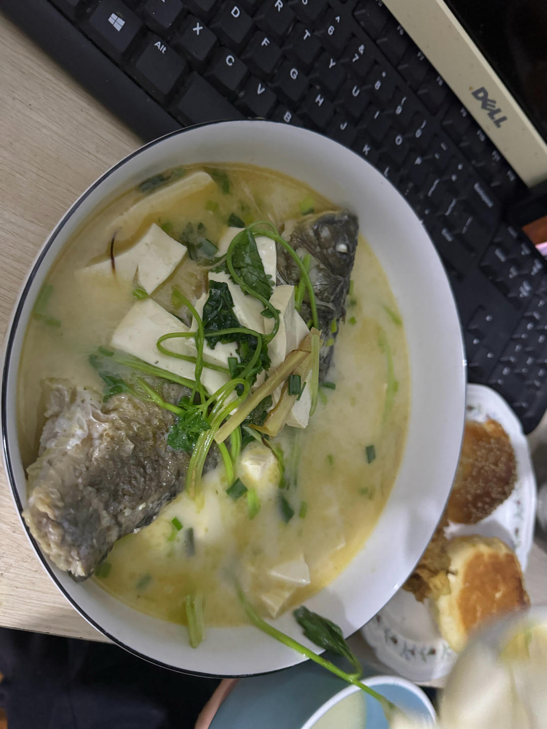 鲫鱼汤(鲫鱼豆腐汤)