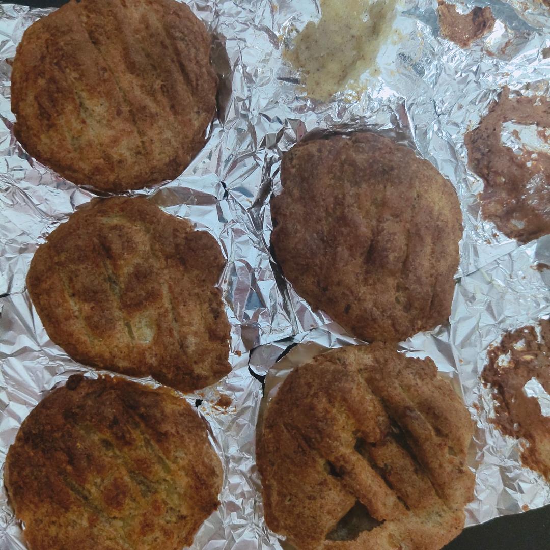 黑椒脆薯饼，一个土豆做一大盘的小零食，哄娃神器，强过薯片百倍