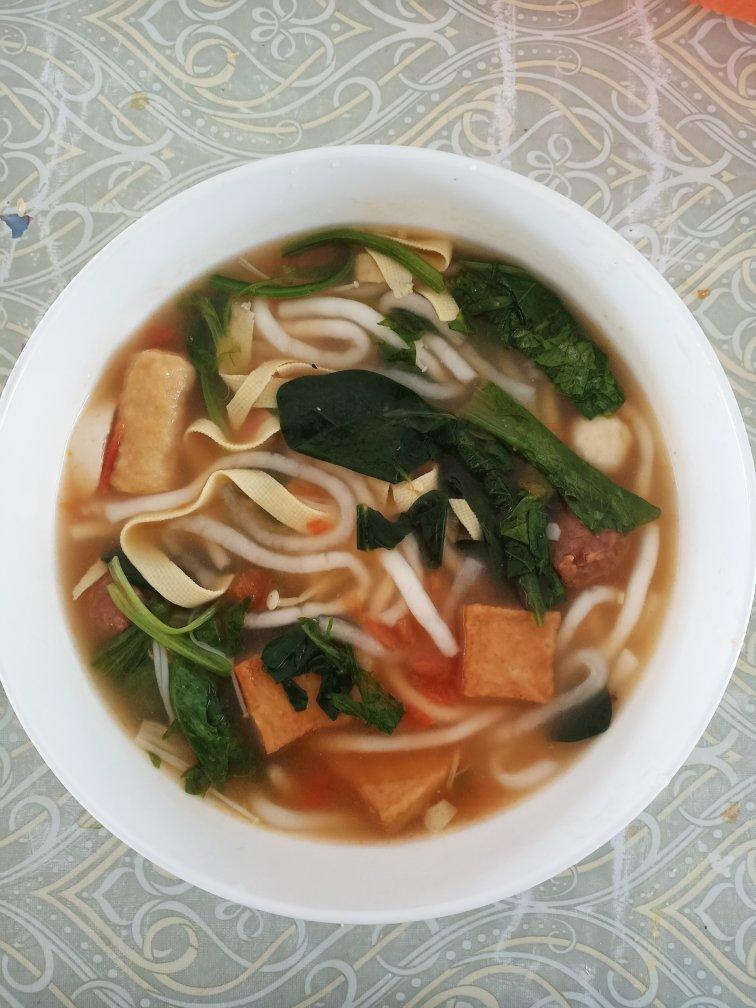 番茄土豆粉-一不留神一锅吃没了！