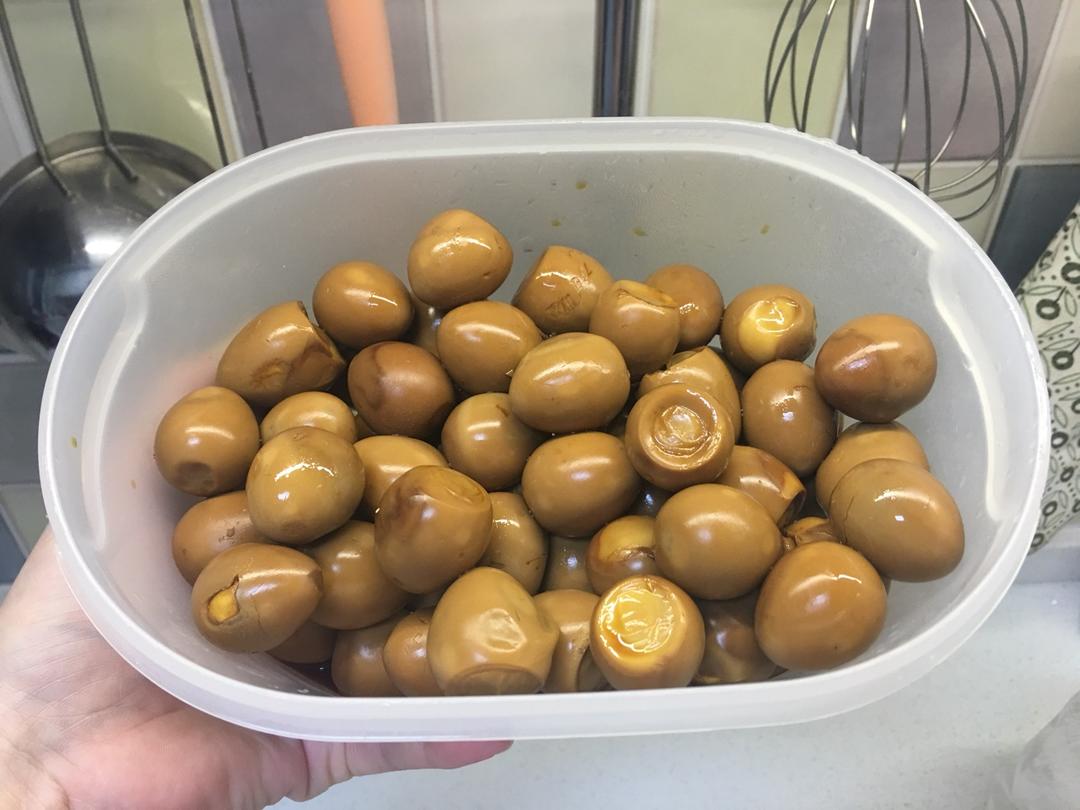 乡巴佬卤鹌鹑蛋