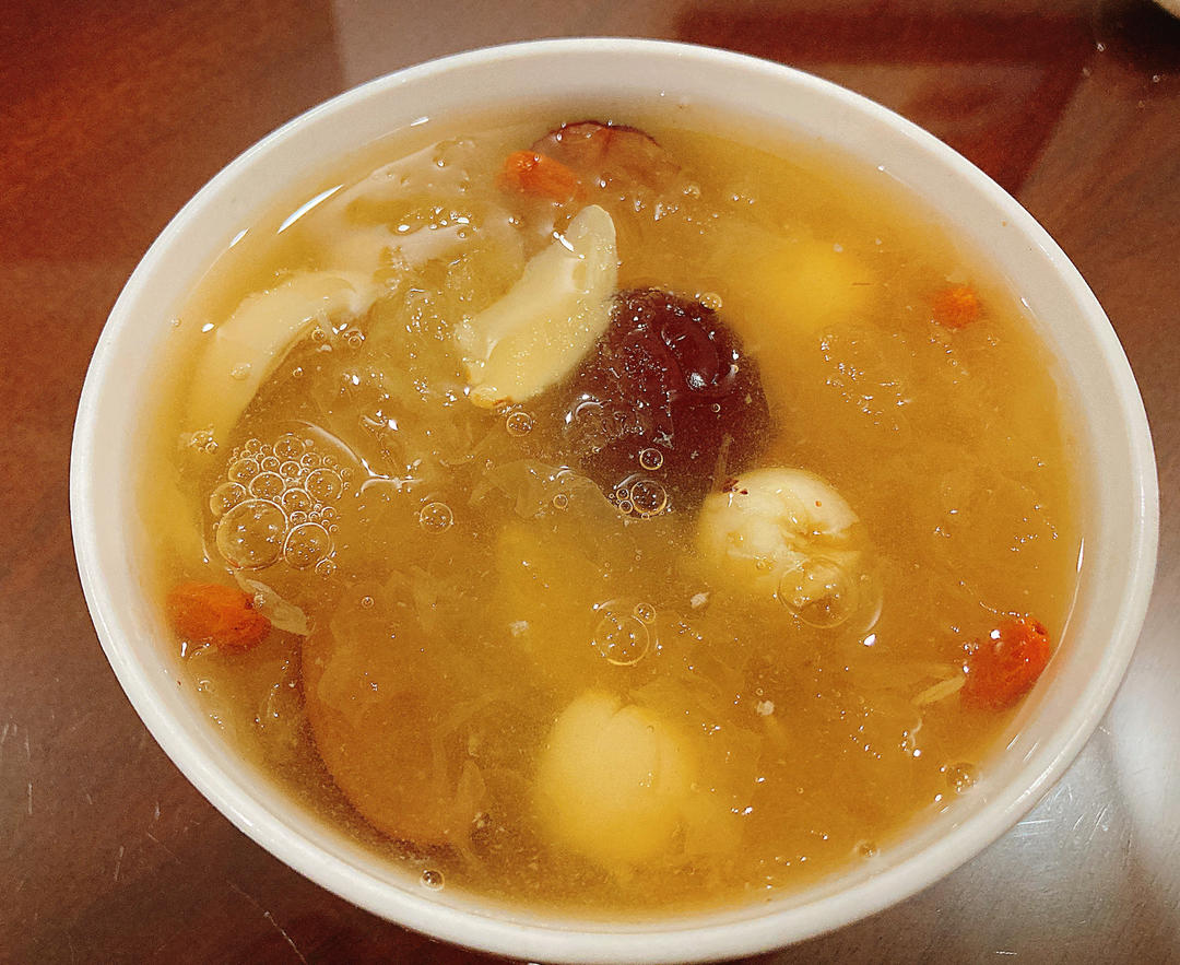 无敌好喝❗️快速熬出胶的银耳羹😋美容又养颜