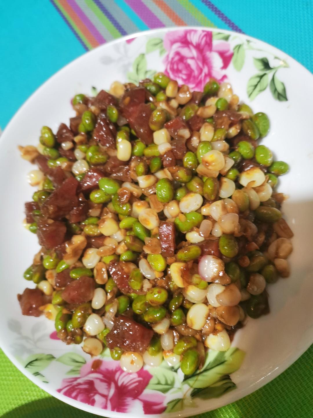 家常小炒:毛豆玉米香肠