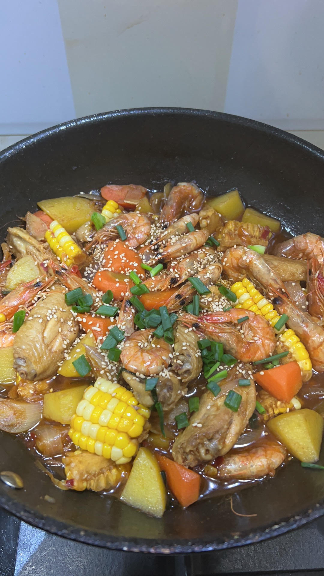 巨下饭的鲜虾鸡翅玉米煲