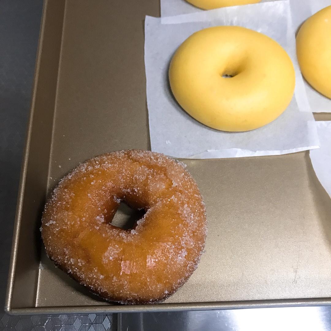 🍩超快手一小时低糖无需烤箱的甜甜圈（详细视频）