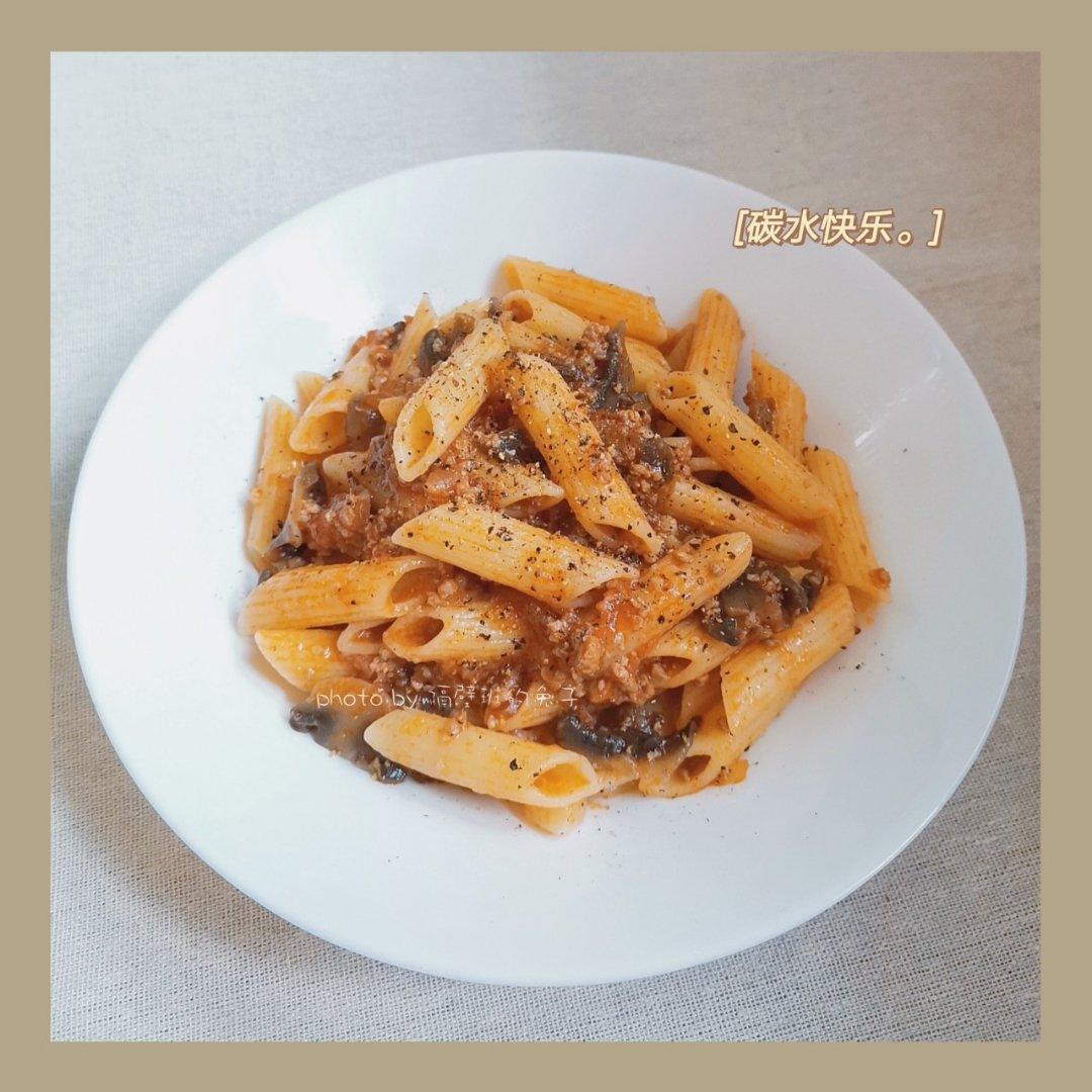 蕃茄蘑菇肉酱意大利面