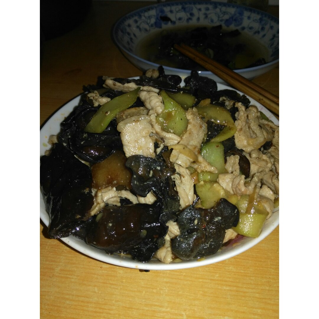 黄瓜木耳炒肉片