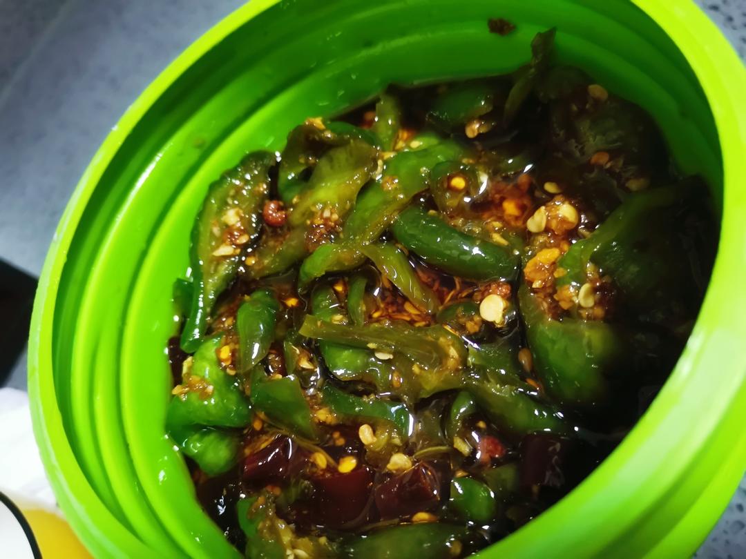 能让你多吃一碗饭的开胃小咸菜～腌辣椒（尖椒）圈