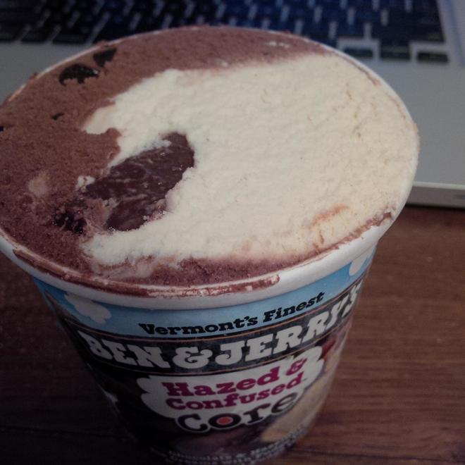 推荐一款超好吃的冰淇淋Ben&Jerry Hazed Confused Core的做法