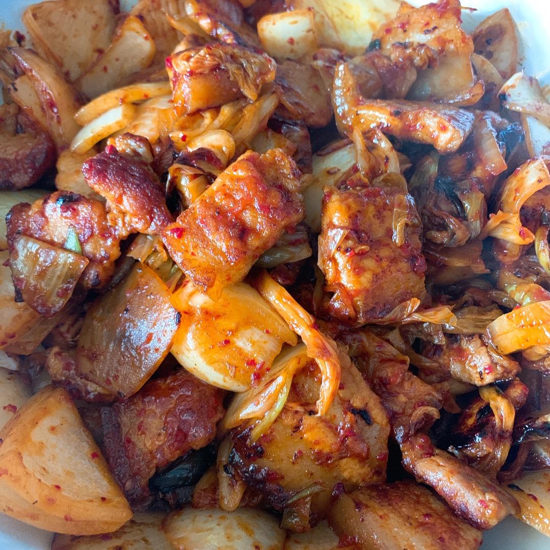 辣白菜炒五花肉