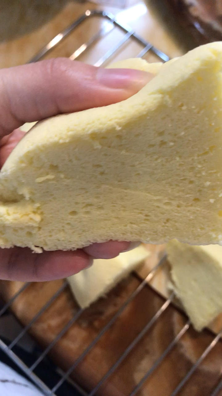 蒸蛋糕（无油无水不用烤箱）